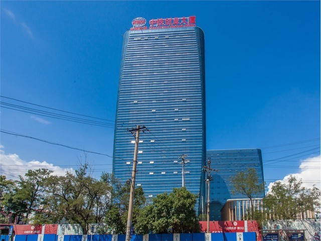 金东区无边恒温泳池